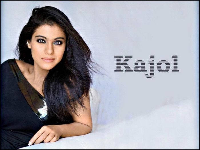 kajol-devgan-stunning-face-wallpaper-tile
