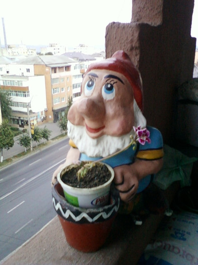 un pitic...atat de mic...