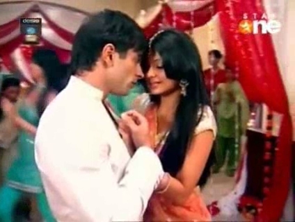 00_01_30 - jennifer winget10