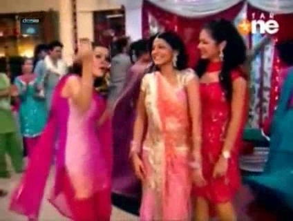 00_03_51 - jennifer winget10