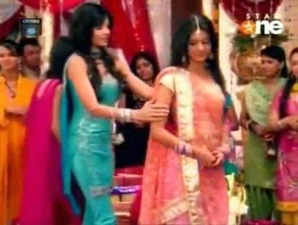 00_04_22 - jennifer winget10