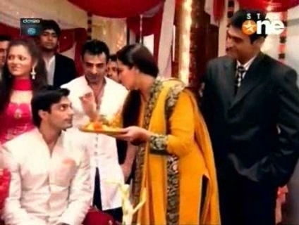 00_04_45 - jennifer winget10