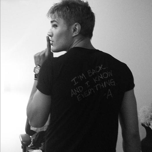 181318_326778370730933_561533494_n - Justin Bieber 5