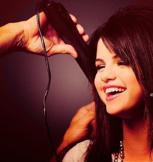 198390_463760133652499_370496461_n - Selena Gomez 5