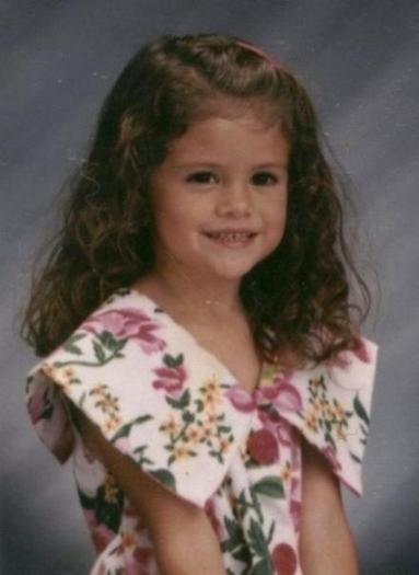405058_289590364444639_246172412119768_666549_2136900757_n - Selena Gomez 5