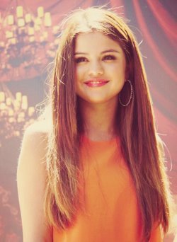 428899_354995481237911_2117181578_n - Selena Gomez 5