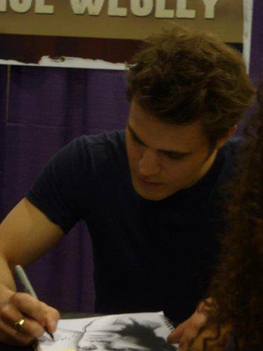 579653_336374099759986_131907596873305_985517_1035427437_n - Paul Wesley