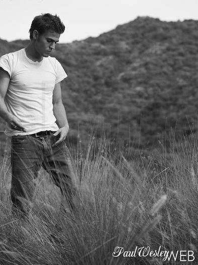 582001_376221459081754_126896860680883_927770_63965312_n - Paul Wesley