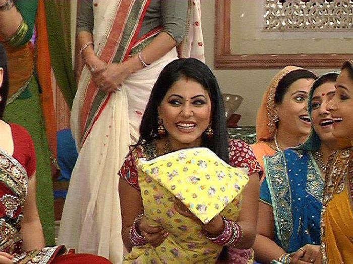 389622_407104569309977_694406766_n - Hina Khan