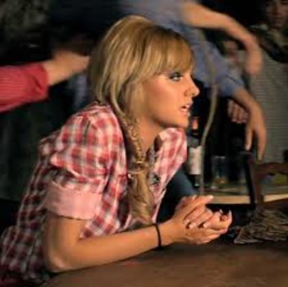 images (10) - Alexandra Stan