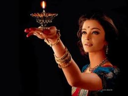 imagesCAL2URP4 - aishwarya rai
