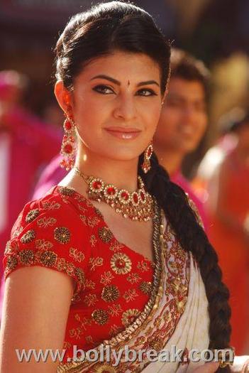 Vai de mine. Se pare ca sunt eu betiva cat pentru amandoi , poate ti torn io pe gat acum