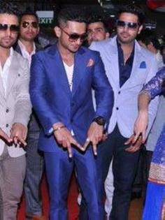 547188_360696824000254_1275347221_n - yo yo  Honey Singh