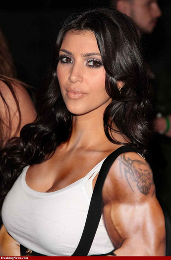 47. Kim K. de xShakeItUpx3