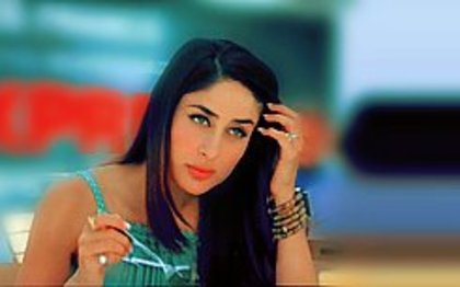 181874_256856427749639_1277413832_n - 0 Kareena Kapoor