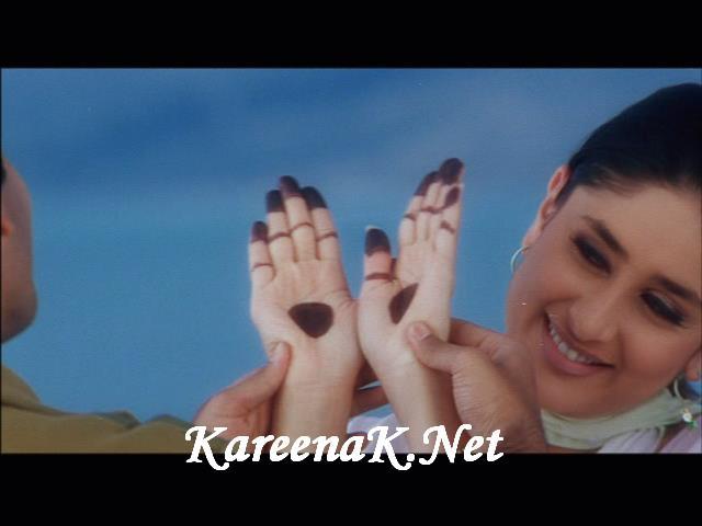 306907_254989847936297_188678109_n - 0 Kareena Kapoor