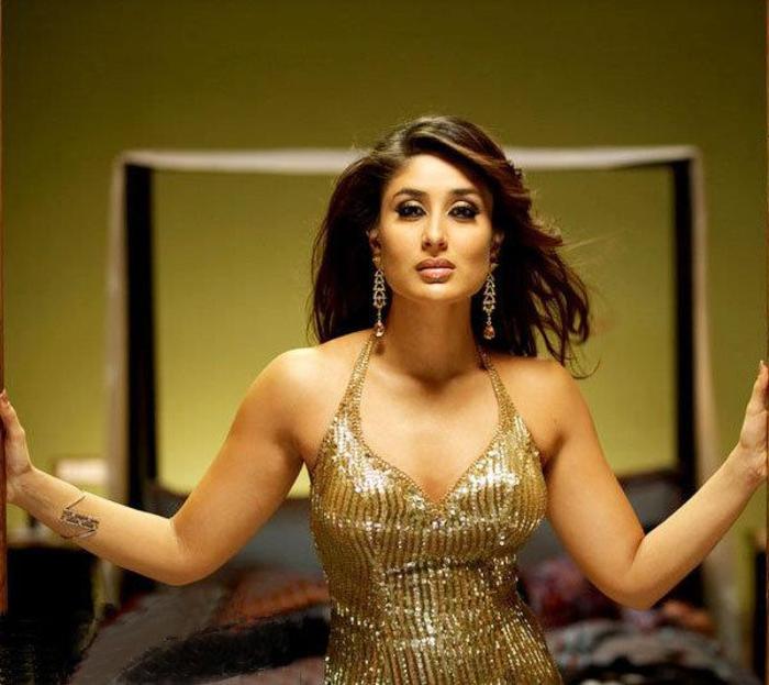 318857_262324623869486_881140498_n - 0 Kareena Kapoor