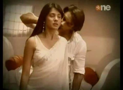 561272_131687103637600_1836911915_n - jennifer winget10