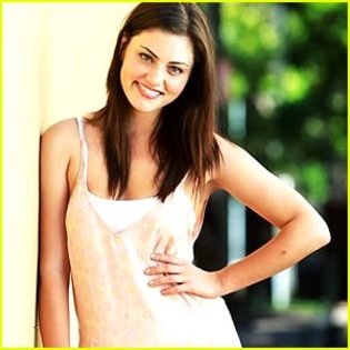 phoebe-tonkin-sunday-telegraph - phoebe tonkin