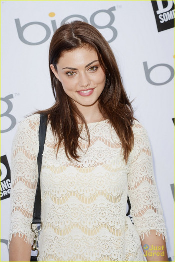 phoebe-tonkin-bing-hola-event-04