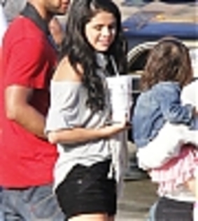 thumb_sgw_027 - selena gomez xx