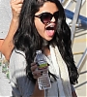 thumb_sgw_041 - selena gomez xx