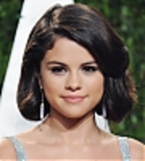 thumb_selena-gomez-0017