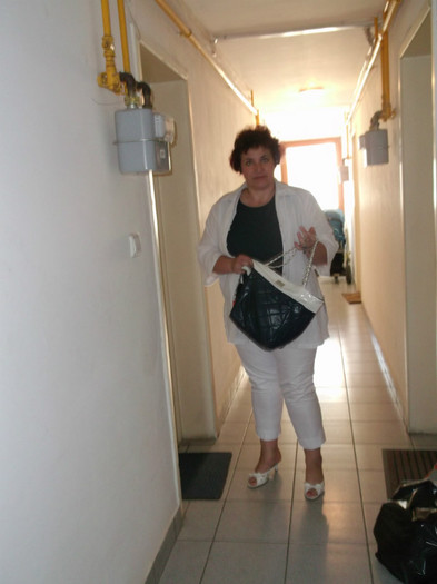 Vand poseta cu dunga alba - SINGURATATEA ALERGATORULUI DE CURSA LUNGA