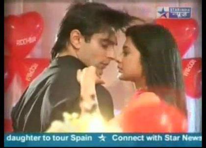 378128_255401194514650_1605360845_n - Jenny 5