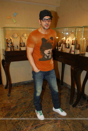 527567_308389389249930_1900276139_n