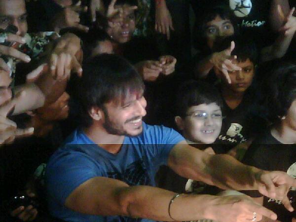 8085_441732135851671_1467200149_n - i love Vivek Oberoi