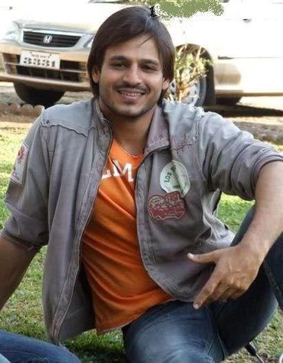 402717_131715066945503_1659398002_n - i love Vivek Oberoi