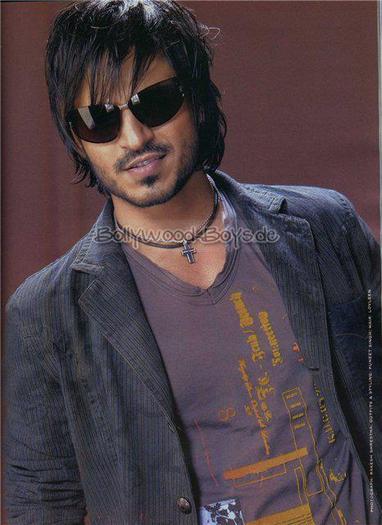 600581_439613622730189_230353826_n - i love Vivek Oberoi