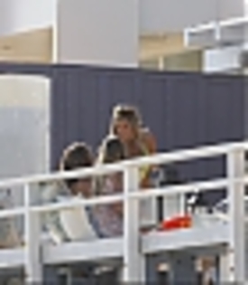 thumb_033 - Ashley Tisdale