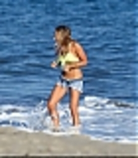 thumb_057 - Ashley Tisdale