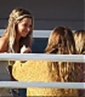 thumb_063 - Ashley Tisdale