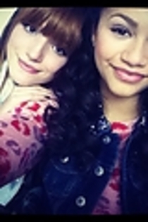 thumb_010~0 - BELLE 2012