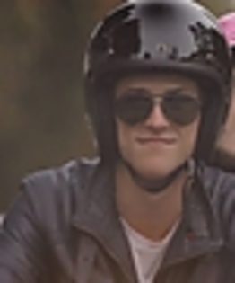 thumb_Shane_Harper_-_Rocketship_28Official_Music_Video29_mp40088