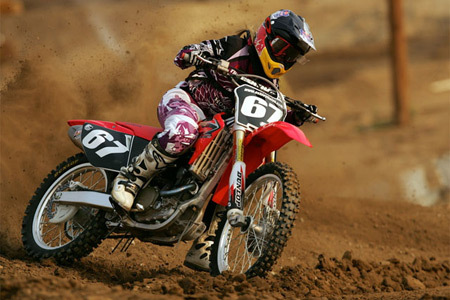 ashley_sub450x300 - Motociclete motoare si atv