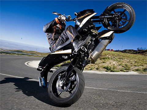 Gambar-motor-KTM-690-Duke_2011 - Motociclete motoare si atv