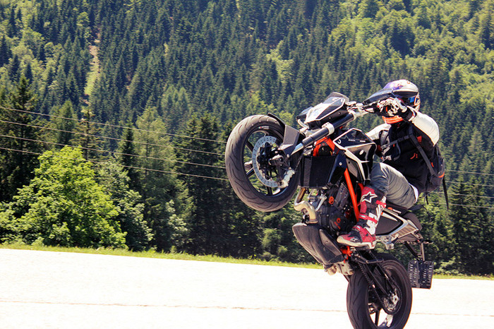 ktm_duke_690_ride_06 - Motociclete motoare si atv