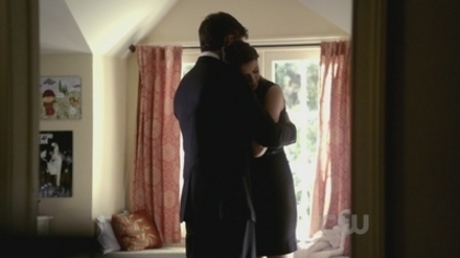 *Damon and Chelss* Chelss: Ajunge...Nu strica momentul asta..Sau vrei sa ma vezi plangand?