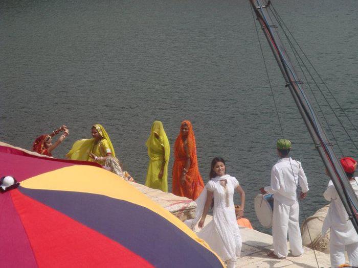 318807_175244749276238_825698498_n - Hina Khan