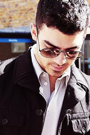 Joe-Jonas-2