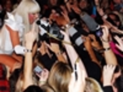 09011b06-7ef6-4a37-9e16-b912f603ea26 - Lady gaga