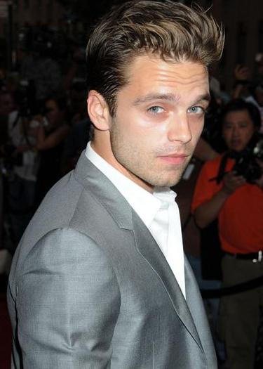 agyness_deyn_glams_up_inglorious_basterds_premiere - Sebastian Stan