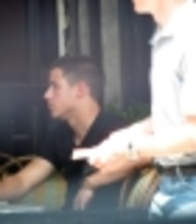 thumb_028