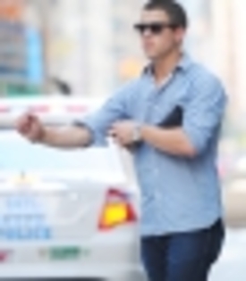 thumb_003