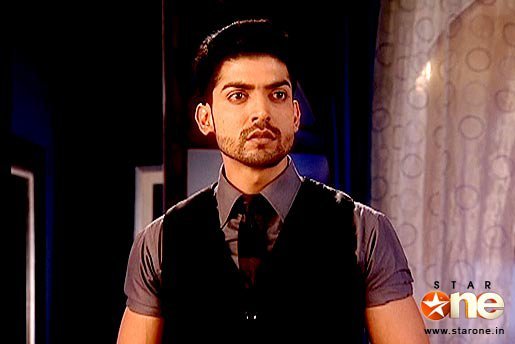 Daca o sa fii impreuna cu Rahul nu-i asa?