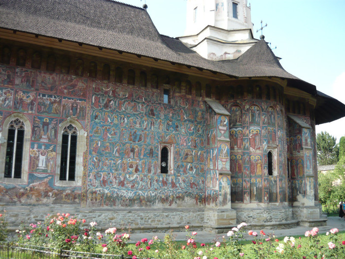 Manastire Moldovita (pictura exterioara)P1050153 - Polerinaj  10-11 iulie 2012